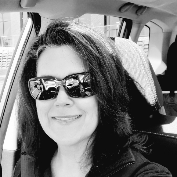 Meet your Posher, Kimberly - Picture 3 of 5